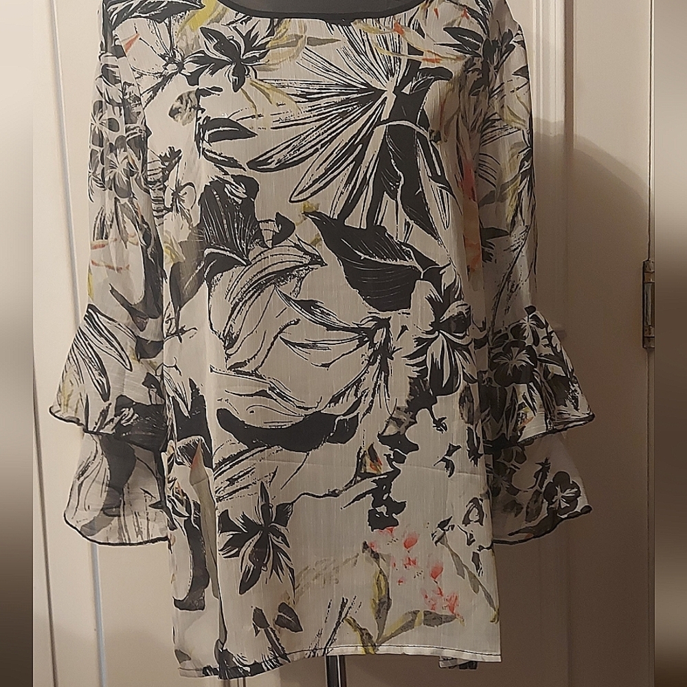 Coastal Boho Tango-Mango Floral Blouse Bell Sleeve Tunic Top Feminine Spring
